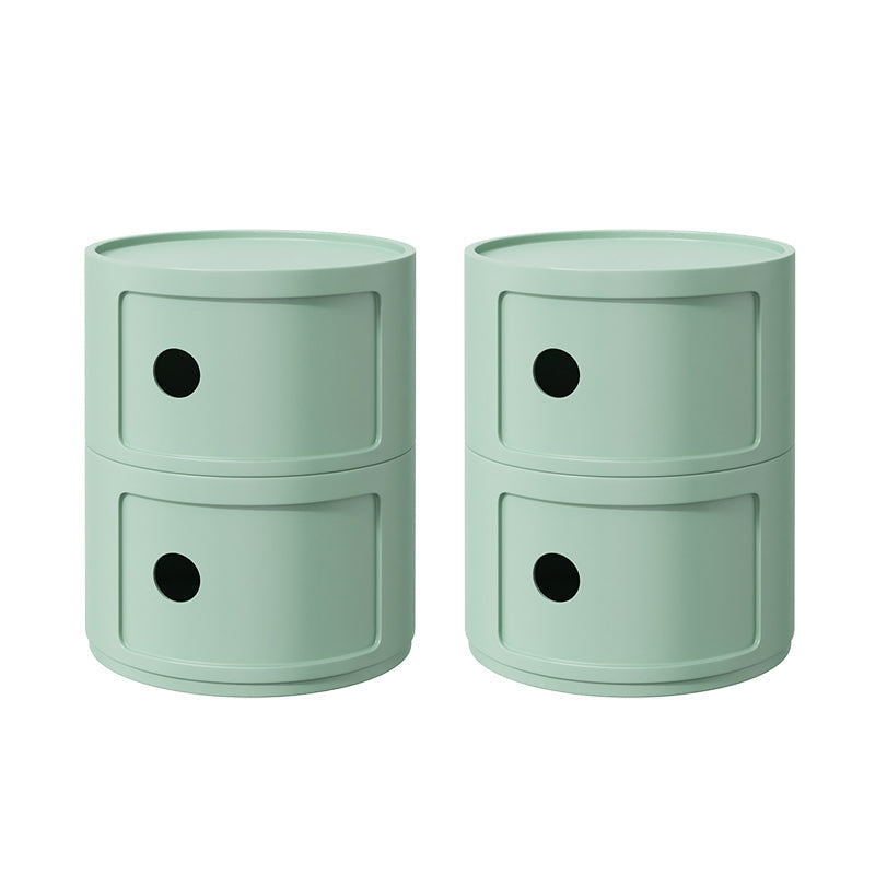 Los gabinetes incluyen la mesa de metal de la cabaña de la noche para el dormitorio