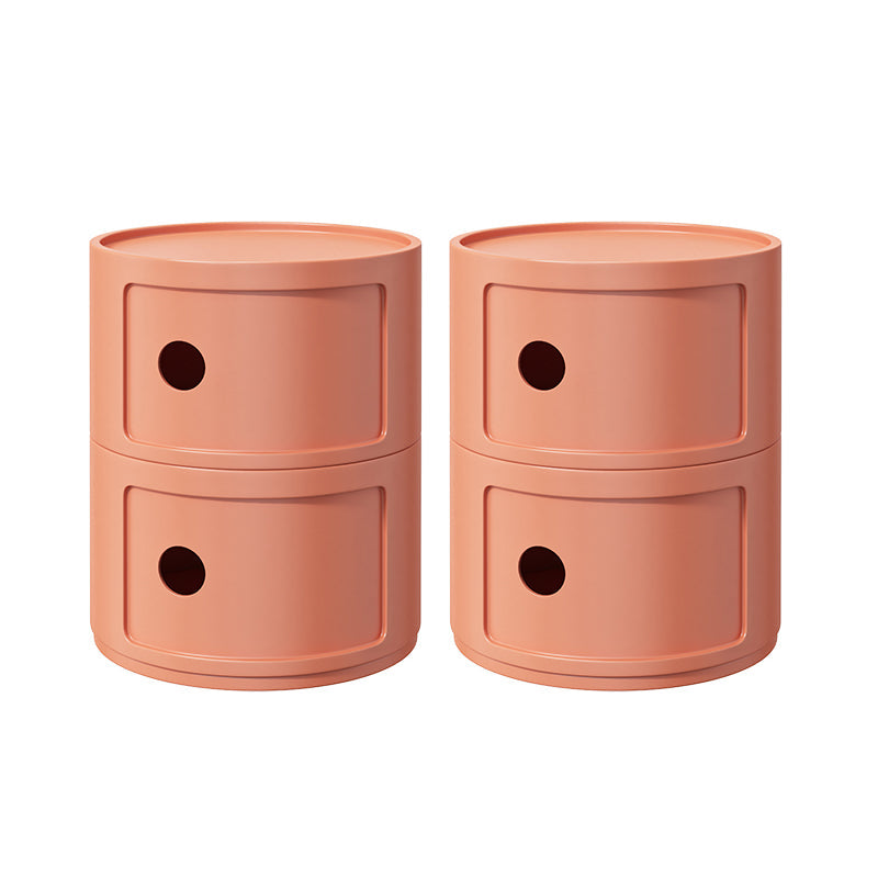 Los gabinetes incluyen la mesa de metal de la cabaña de la noche para el dormitorio