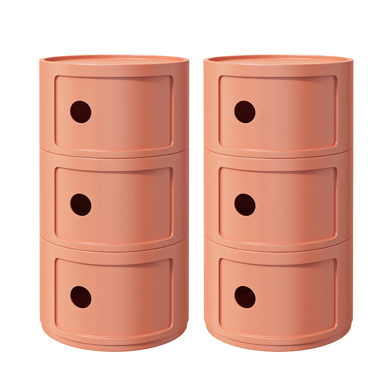 Los gabinetes incluyen la mesa de metal de la cabaña de la noche para el dormitorio