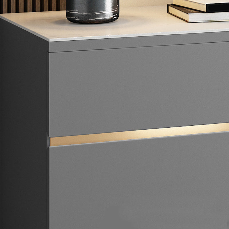 Tavolo da sala da pranzo a buffet in stile moderno con armadi e cassetti