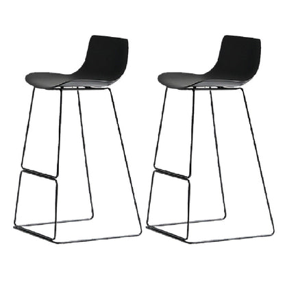 Barhocker mit nordischer Rückenlehne und Metallgestell, armloser Kunststoff-Café-Barhocker