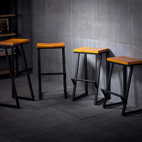 Contemporary Metal Counter Stool Wood Seat Bar Stool for Living Room Clearhalo 'Bar Furniture' 'Bar Stools' 'bar_stools' 'furn' 'furn_bar_stools' 'Furniture' 'Kitchen & Dining Furniture' 6350993