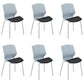 Moderne gaststoel met wit frame, kunststof conferentiestoel met middenrug
