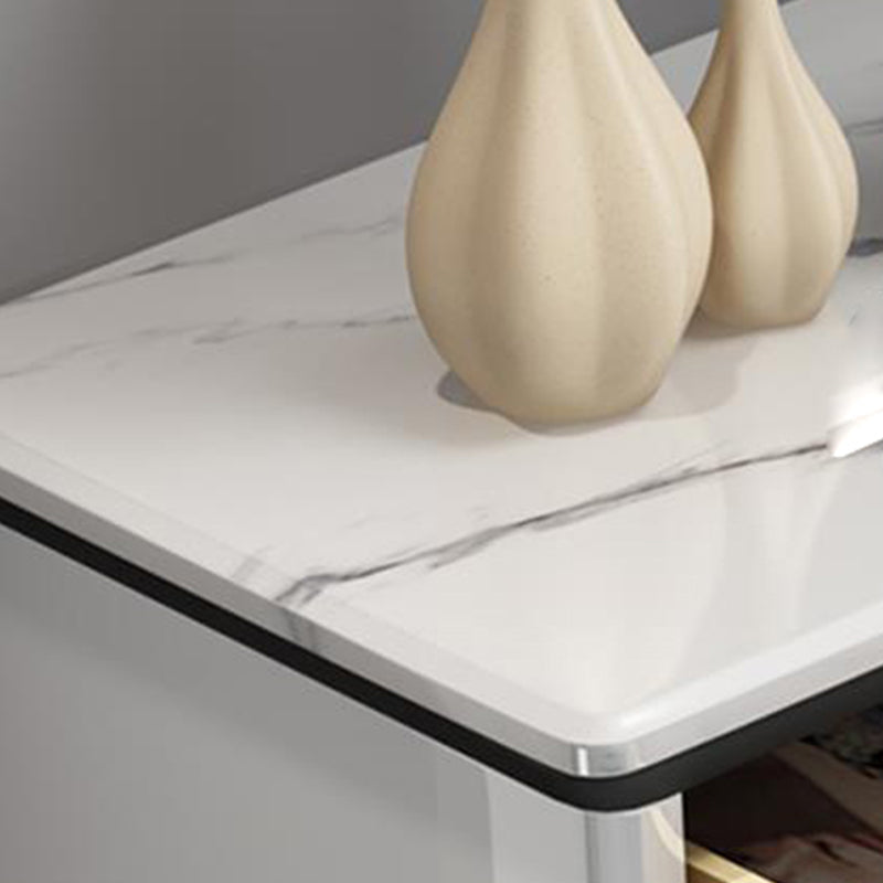 Cassapanca in pietra per camera da letto contemporanea con gambe nere