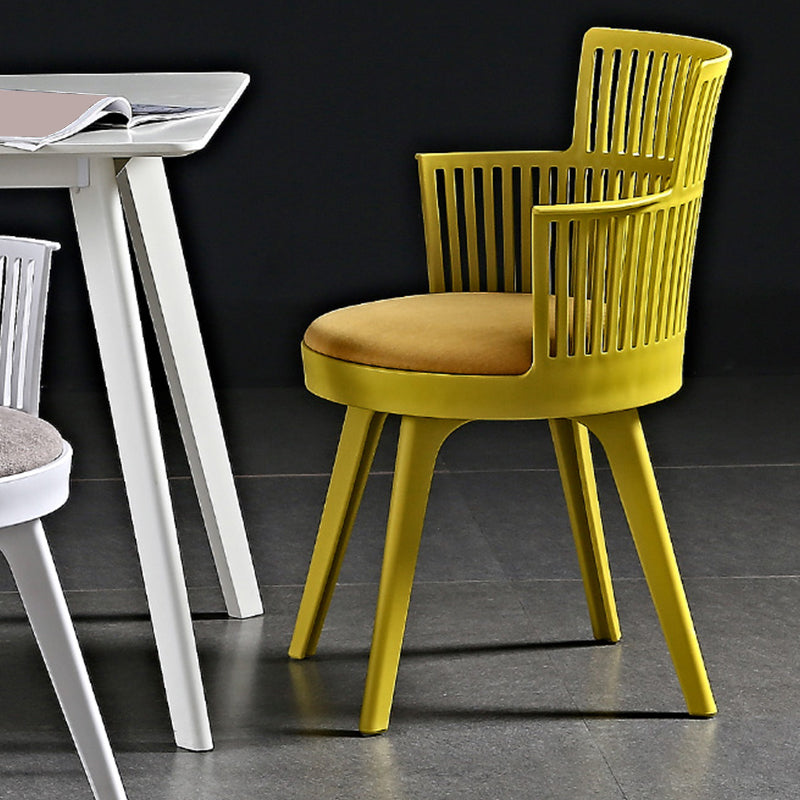 グラムプラスチックフレームダイニングアームチェア布張りファブリックアームチェア