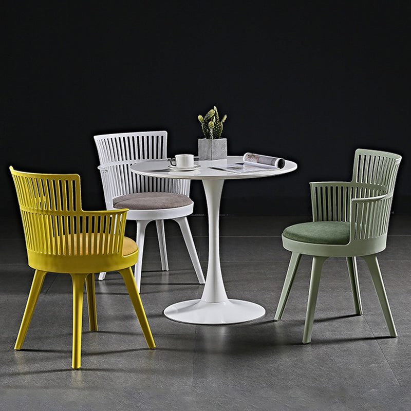 グラムプラスチックフレームダイニングアームチェア布張りファブリックアームチェア