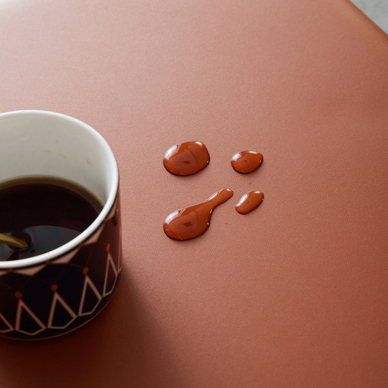 Moderne lederen eetstoelen armloze zijstoelen met metalen benen voor huisgebruik