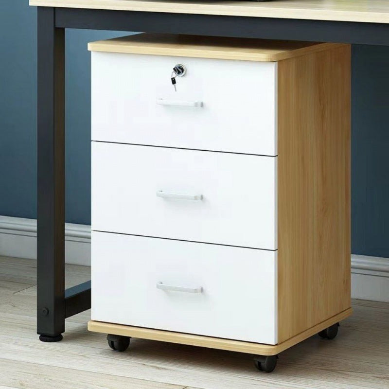 Gabinete de madera tradicional con 3 cajones y castores de archivos verticales