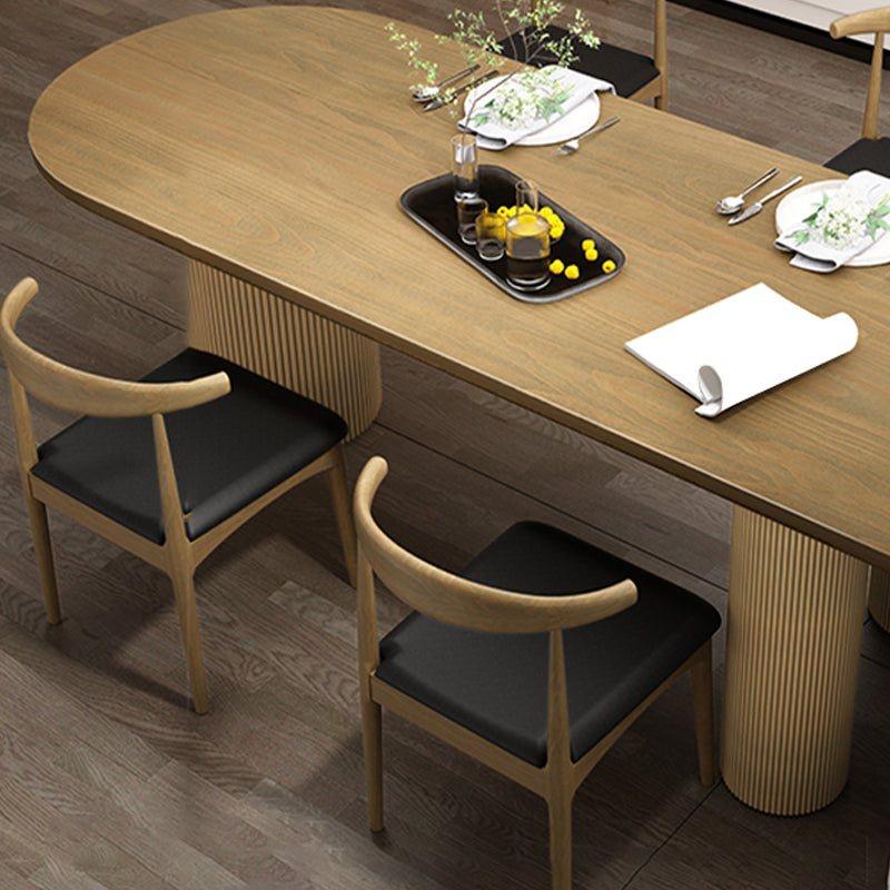 Moderner Esstisch mit unregelmäßiger Form, Massivholztisch mit 3 Beinen für das Restaurant