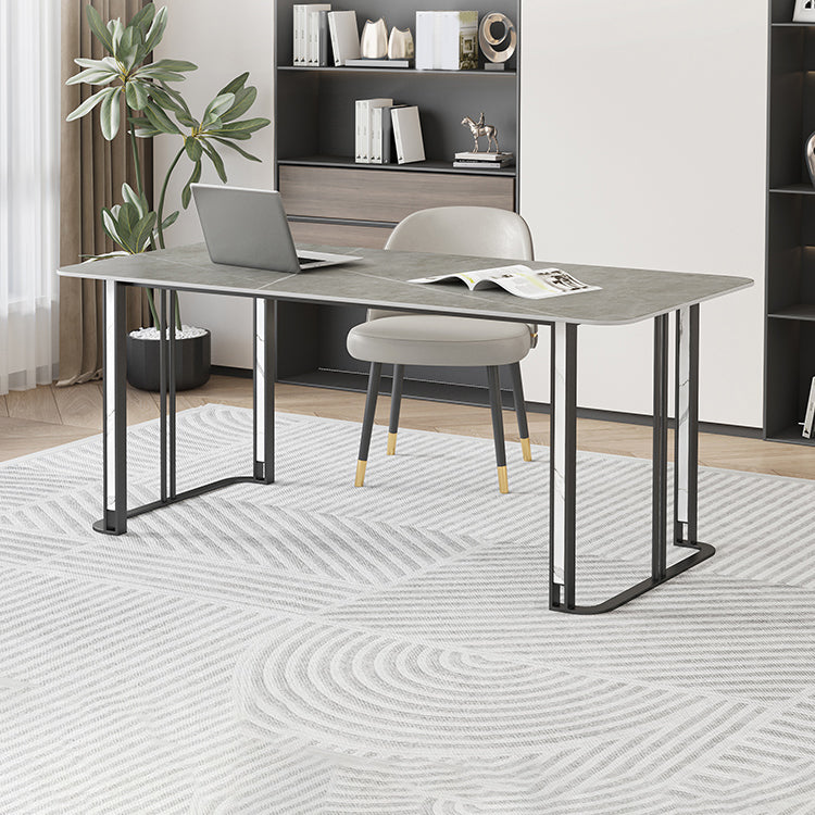 Eigentijdse gebogen kantoorbureau antieke afwerking computerbureau met metalen benen