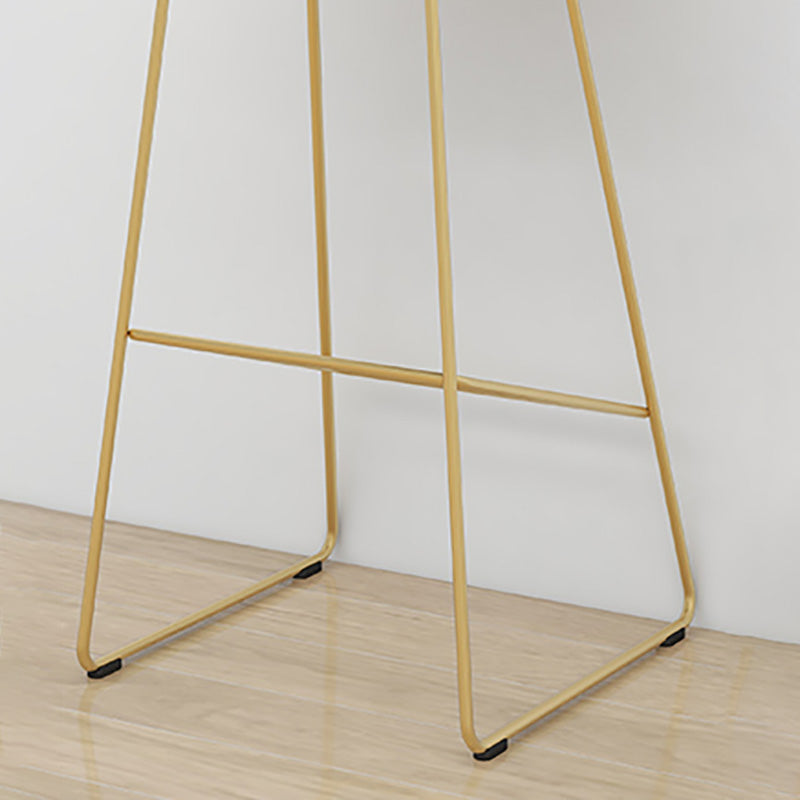 Tabouret de bar en plastique de style Glam avec pieds en métal