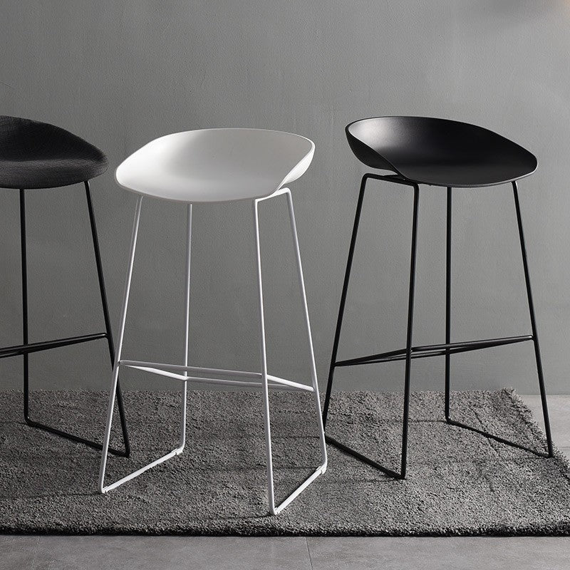 Scandinavian Style Barstool Plastic Low Back Bar Stool with Footrest