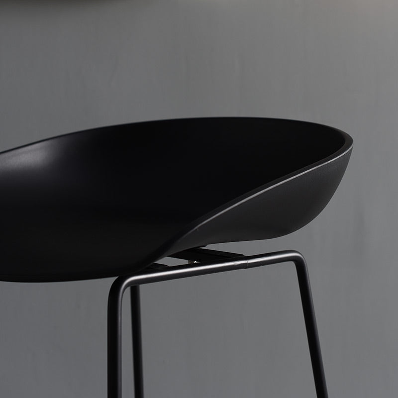 Scandinavian Style Barstool Plastic Low Back Bar Stool with Footrest