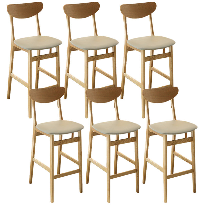 Zeitgenössische Barhocker aus Holz mit Thekenhöhe, armloser Barhocker für das Wohnzimmer