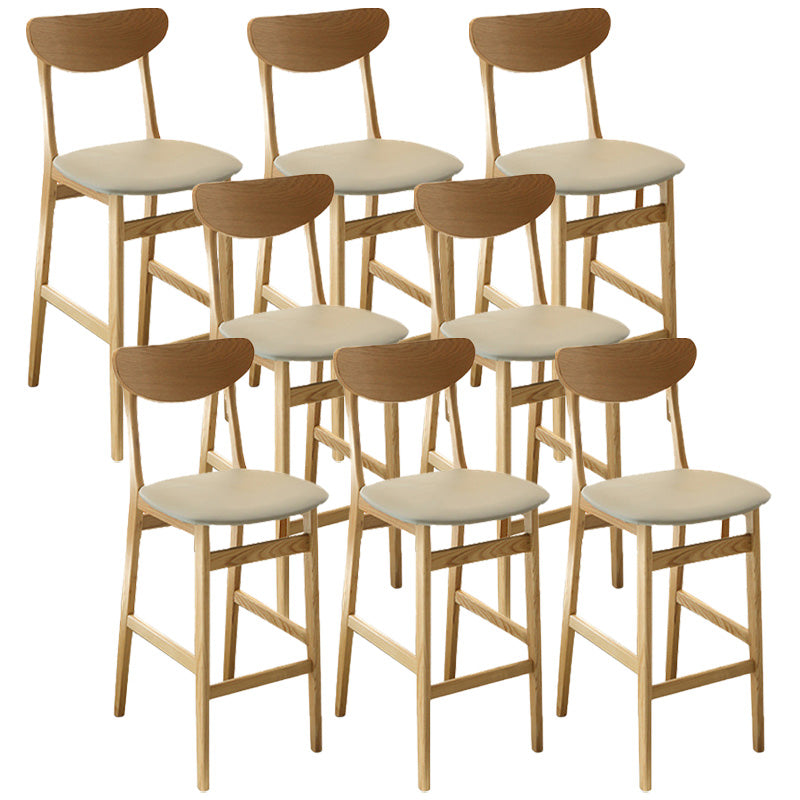 Zeitgenössische Barhocker aus Holz mit Thekenhöhe, armloser Barhocker für das Wohnzimmer