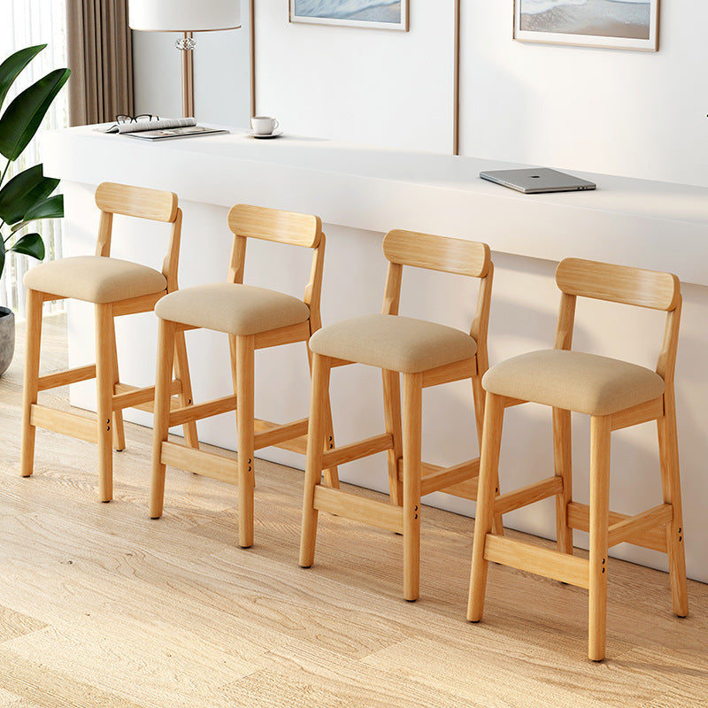 Taburete industrial de madera con altura de mostrador, taburete de bar sin brazos con cojín