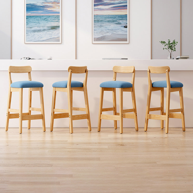 Taburete industrial de madera con altura de mostrador, taburete de bar sin brazos con cojín