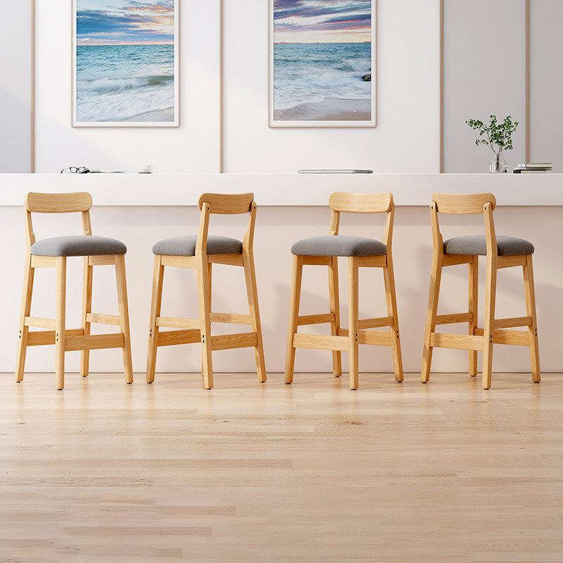 Taburete industrial de madera con altura de mostrador, taburete de bar sin brazos con cojín