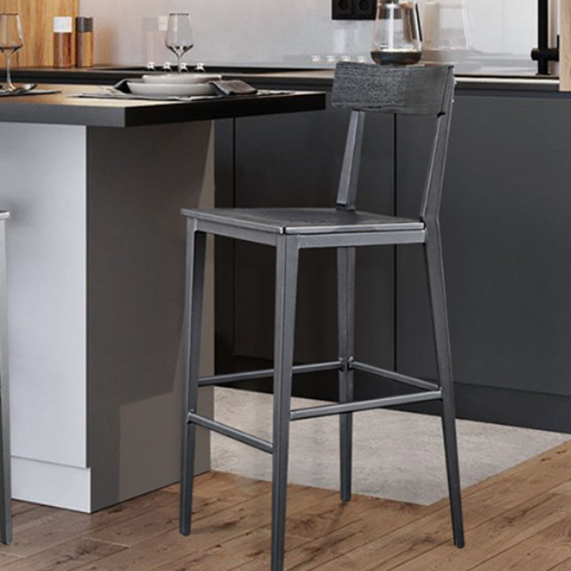 Contemporary Metal Counter Height Stools with Footrest Bar Stool in Silver Clearhalo 'Bar Furniture' 'Bar Stools' 'bar_stools' 'furn' 'furn_bar_stools' 'Furniture' 'Kitchen & Dining Furniture' 6373001