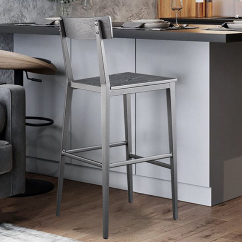 Contemporary Metal Counter Height Stools with Footrest Bar Stool in Silver Clearhalo 'Bar Furniture' 'Bar Stools' 'bar_stools' 'furn' 'furn_bar_stools' 'Furniture' 'Kitchen & Dining Furniture' 6373003