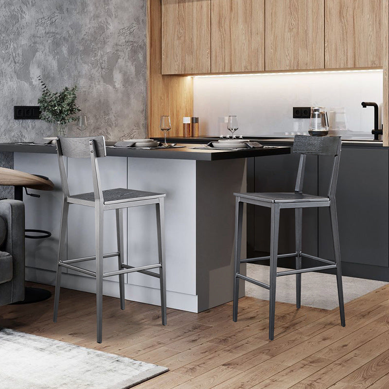 Contemporary Metal Counter Height Stools with Footrest Bar Stool in Silver Clearhalo 'Bar Furniture' 'Bar Stools' 'bar_stools' 'furn' 'furn_bar_stools' 'Furniture' 'Kitchen & Dining Furniture' 6373005