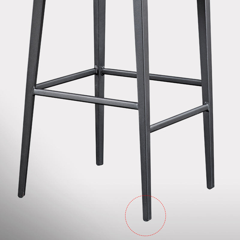 Contemporary Metal Counter Height Stools with Footrest Bar Stool in Silver Clearhalo 'Bar Furniture' 'Bar Stools' 'bar_stools' 'furn' 'furn_bar_stools' 'Furniture' 'Kitchen & Dining Furniture' 6373008