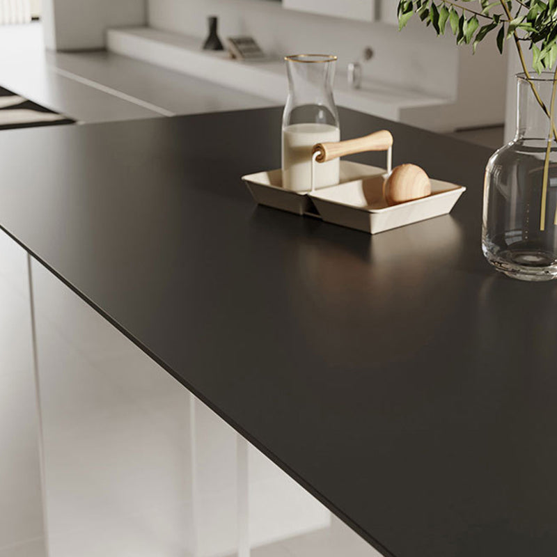 Eigentijdse rechthoekige tafel van gesinterde stenen tafel met acrylpoten voor de keuken