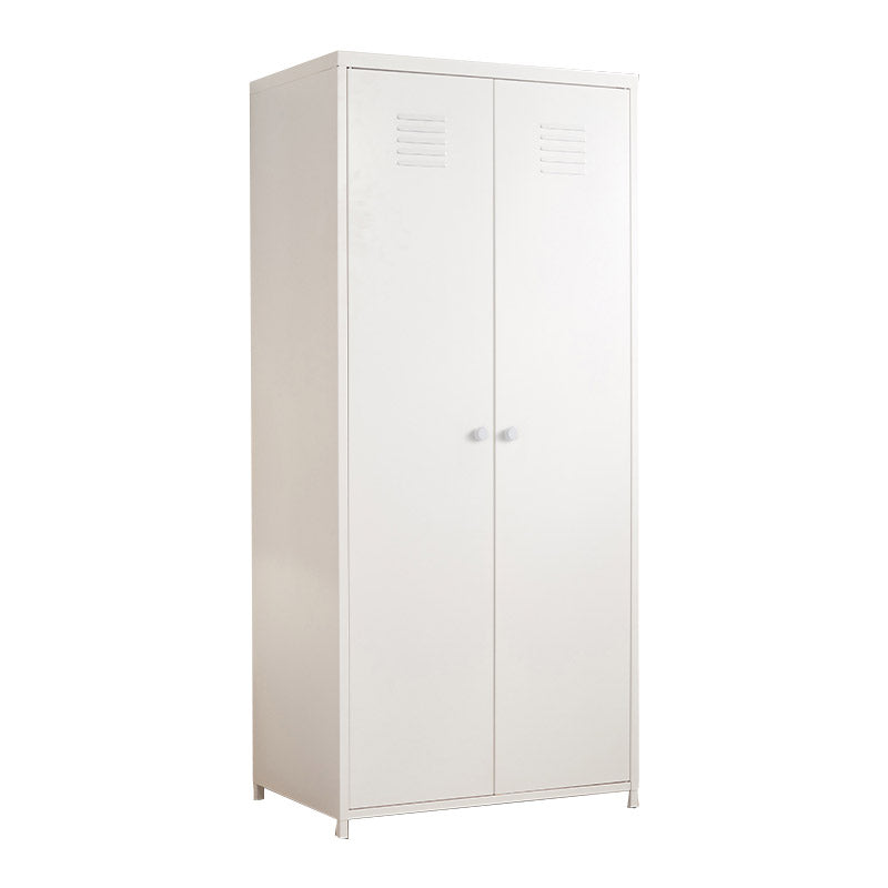 Armadio moderno del guardaroba con mensole regolabili in acciaio