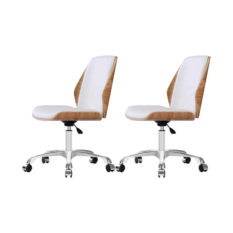Sedia da scrivania moderna sedia conferenza in pelle sedia a metà retro con ruote