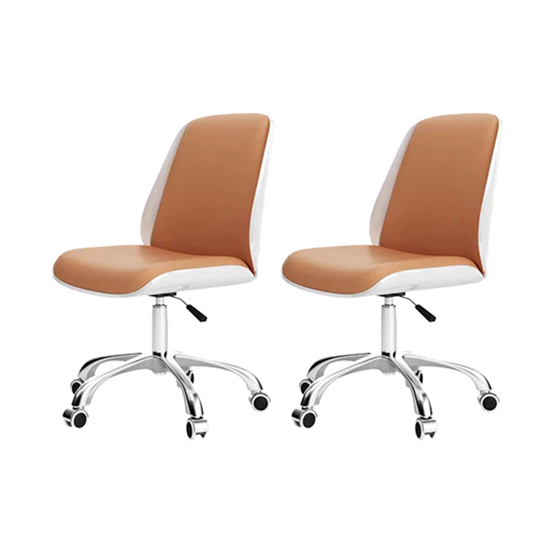 Sedia da scrivania moderna sedia conferenza in pelle sedia a metà retro con ruote
