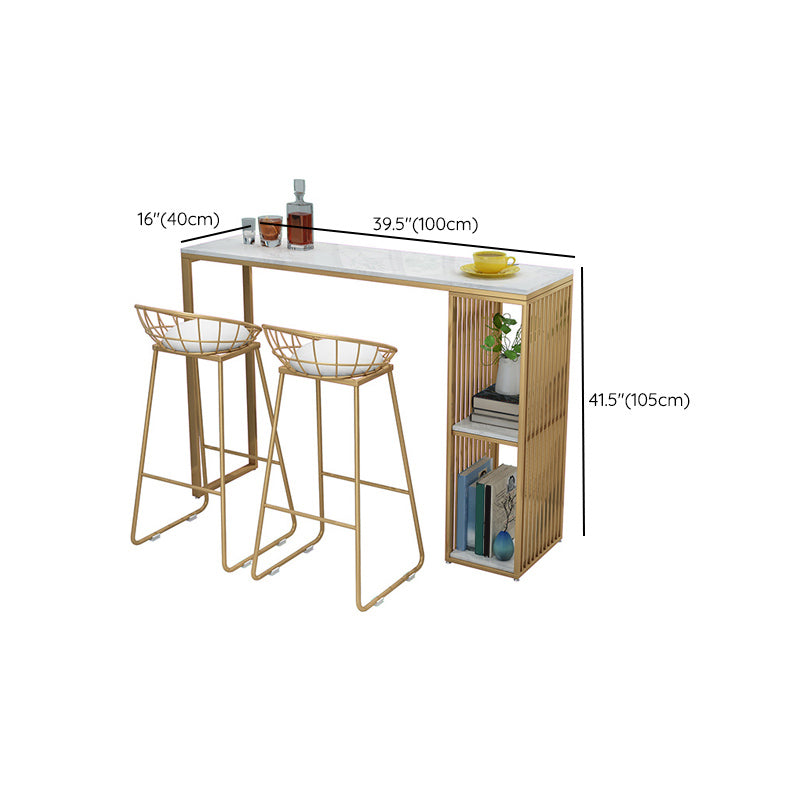 Mesa de pub con base dorada, mármol sintético y mesa de bar blanca con 2 estantes
