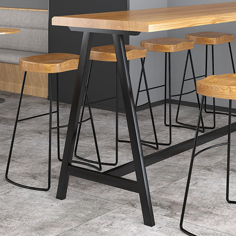 Table de pub à base noire, plateau en bois massif, à hauteur de bar, pour utilisation sur patio