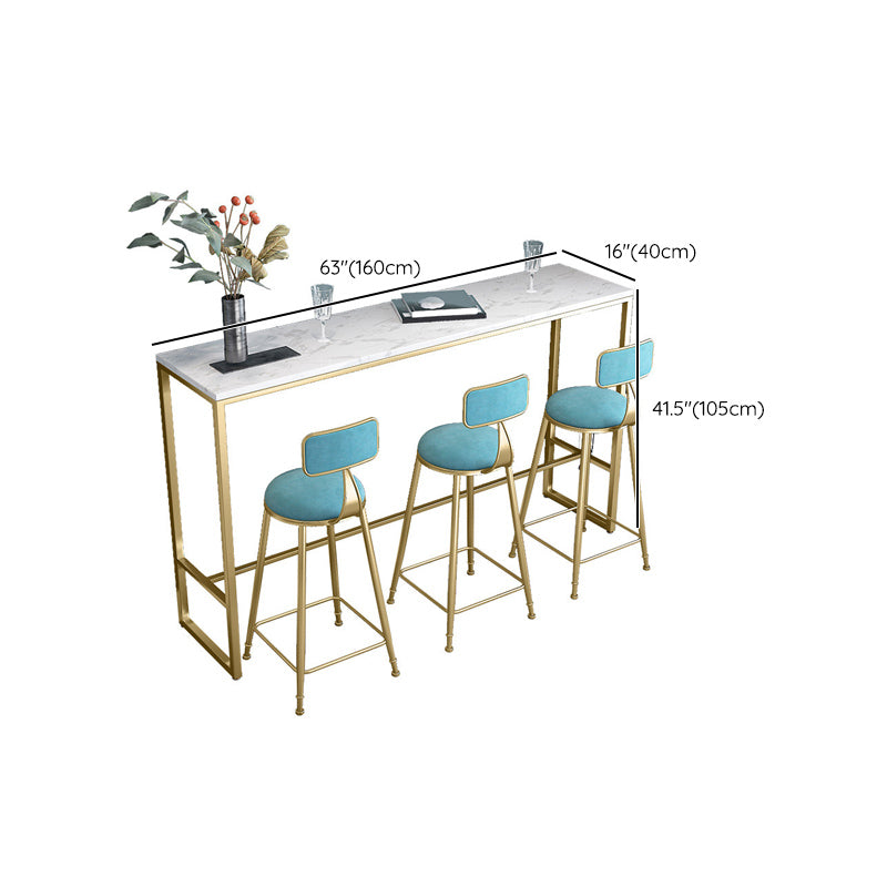 Moderne bartafel, cafétafel met imitatiemarmeren blad en gouden onderstel
