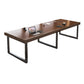 Scrivania rettangolare marrone da ufficio contemporaneo con gambe metalliche