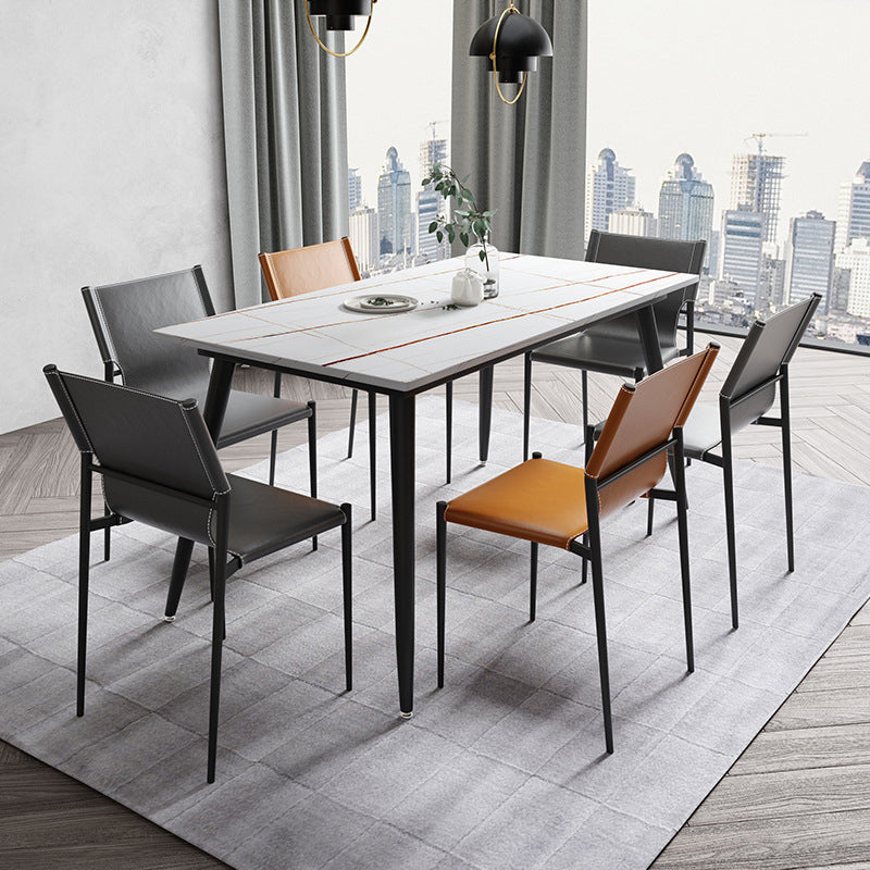 Chaises de salle à manger en cuir industriel chaises latérales sans bras avec des jambes en métal pour un usage domestique