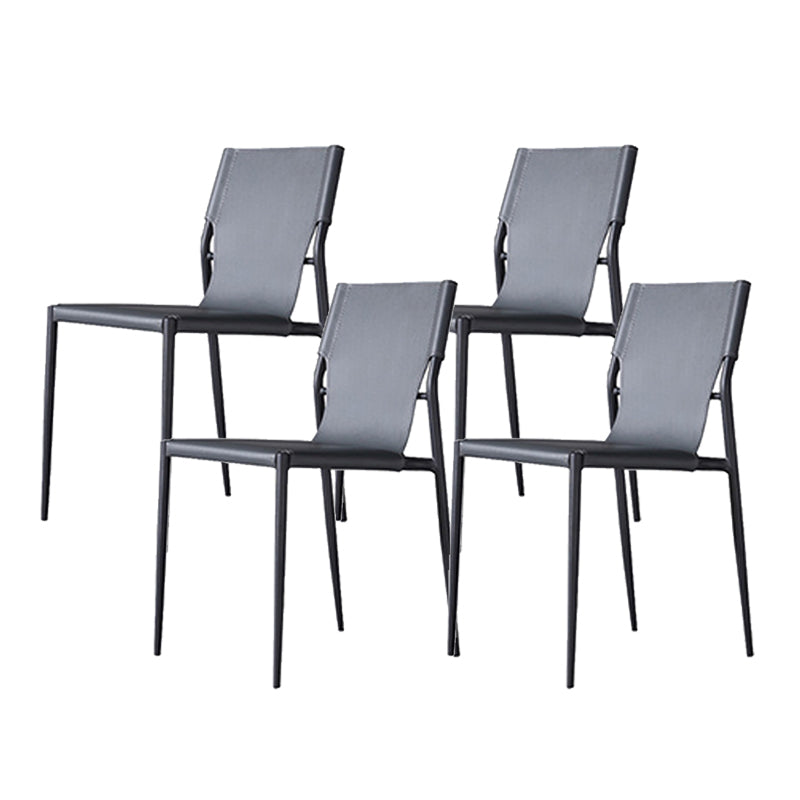 Chaises de salle à manger en cuir industriel chaises latérales sans bras avec des jambes en métal pour un usage domestique