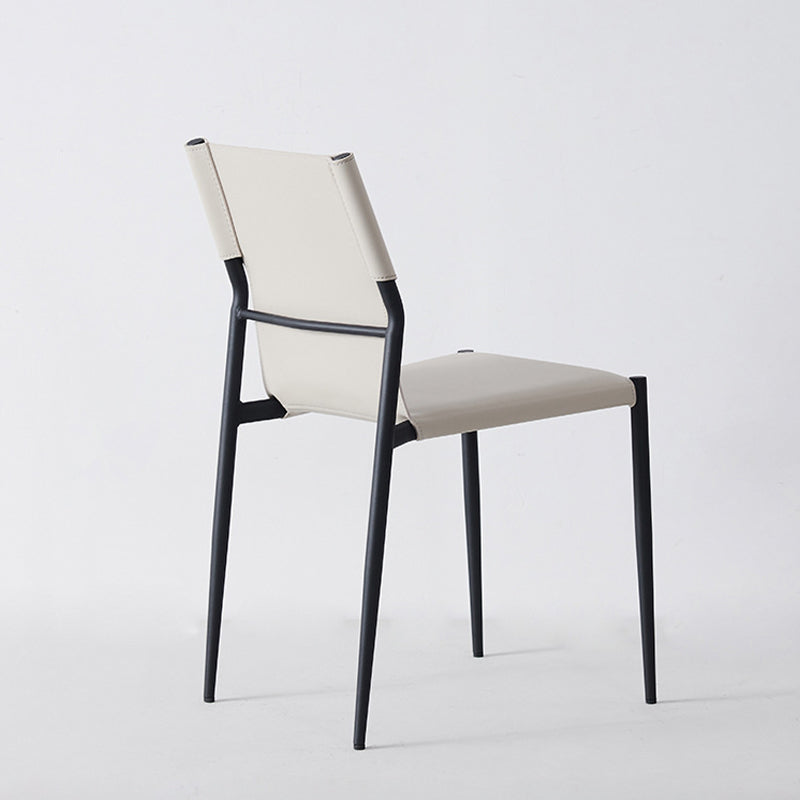 Chaises de salle à manger en cuir industriel chaises latérales sans bras avec des jambes en métal pour un usage domestique