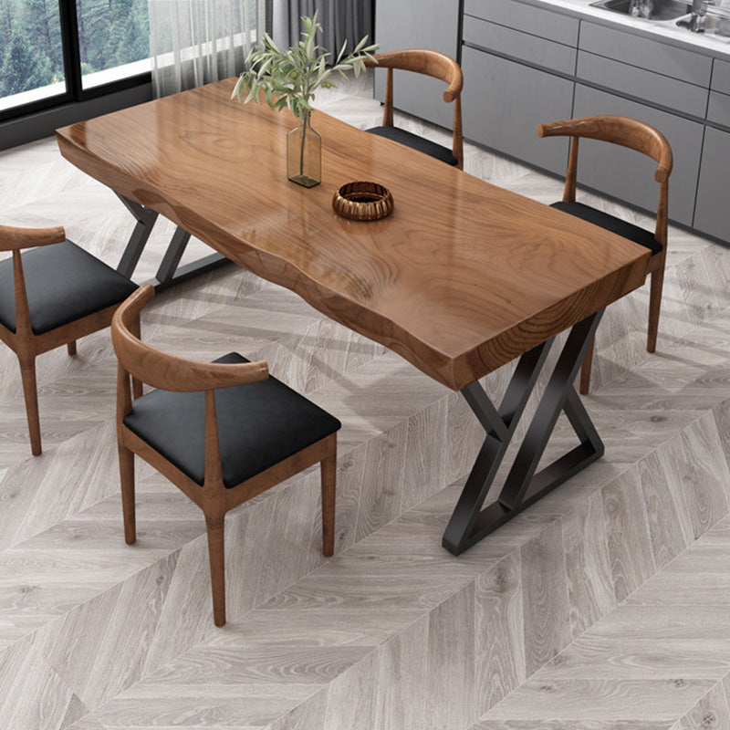 Tavolo da pranzo industriale rettangolare con piano in legno marrone scuro e base in metallo