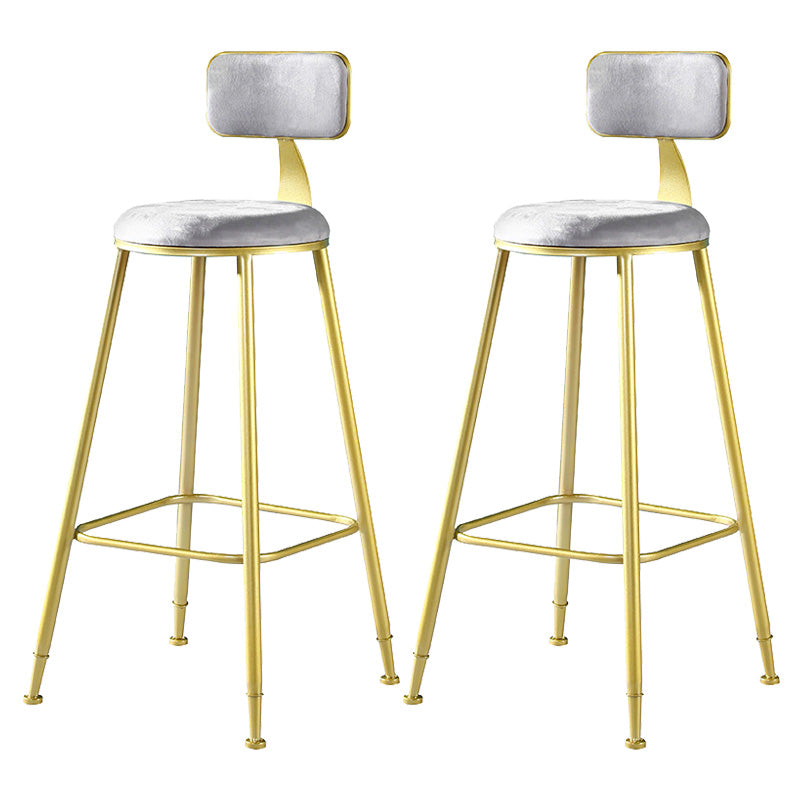 Samt-Barhocker im Glam-Stil, runder Barhocker mit goldenem Rahmen