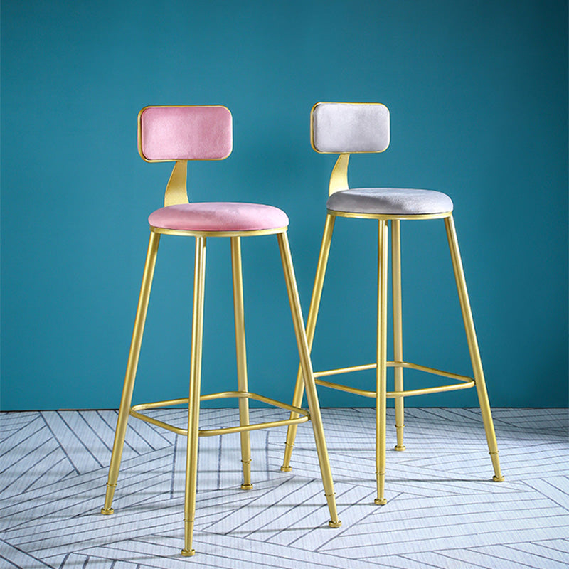 Samt-Barhocker im Glam-Stil, runder Barhocker mit goldenem Rahmen