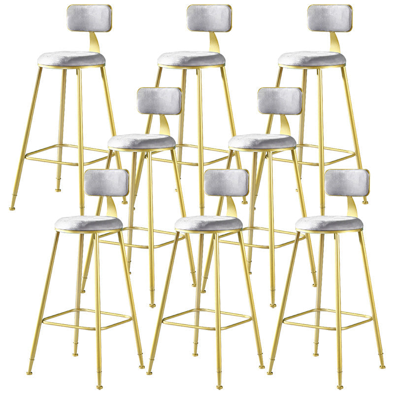 Samt-Barhocker im Glam-Stil, runder Barhocker mit goldenem Rahmen