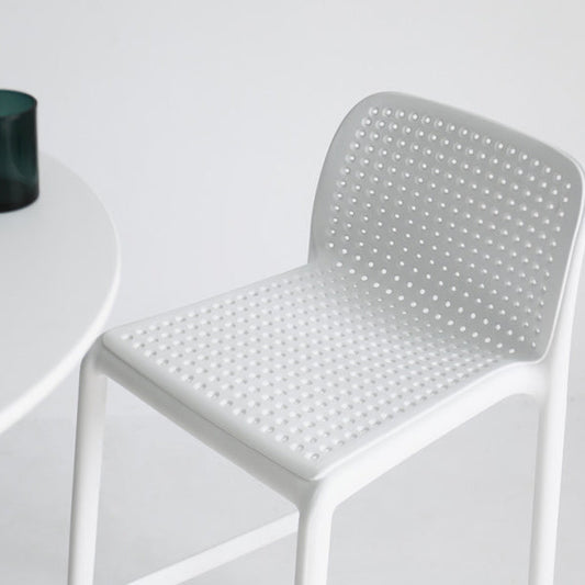 Sgabello da bar in plastica in plastica industriale.