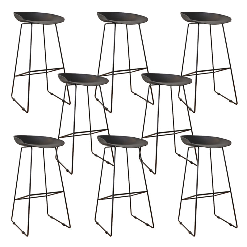 Taburetes de altura de mostrador de metal Glam con taburete de bar con reposapiés para interiores