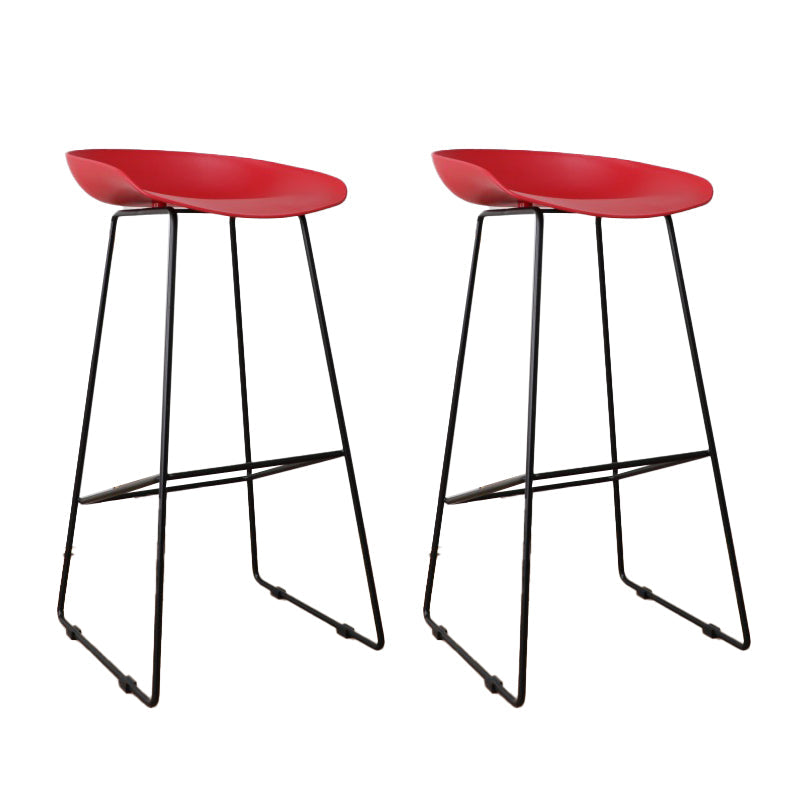 Taburetes de altura de mostrador de metal Glam con taburete de bar con reposapiés para interiores