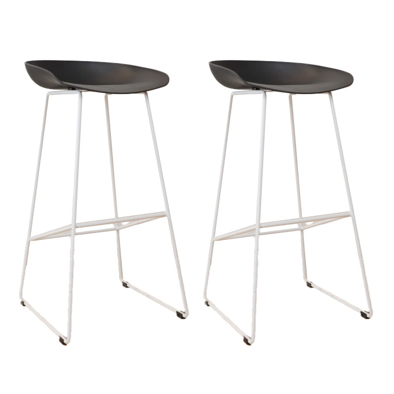 Taburetes de altura de mostrador de metal Glam con taburete de bar con reposapiés para interiores