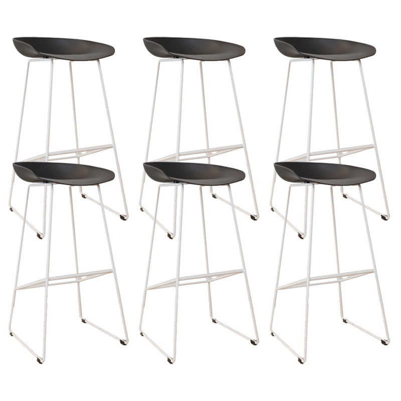 Taburetes de altura de mostrador de metal Glam con taburete de bar con reposapiés para interiores