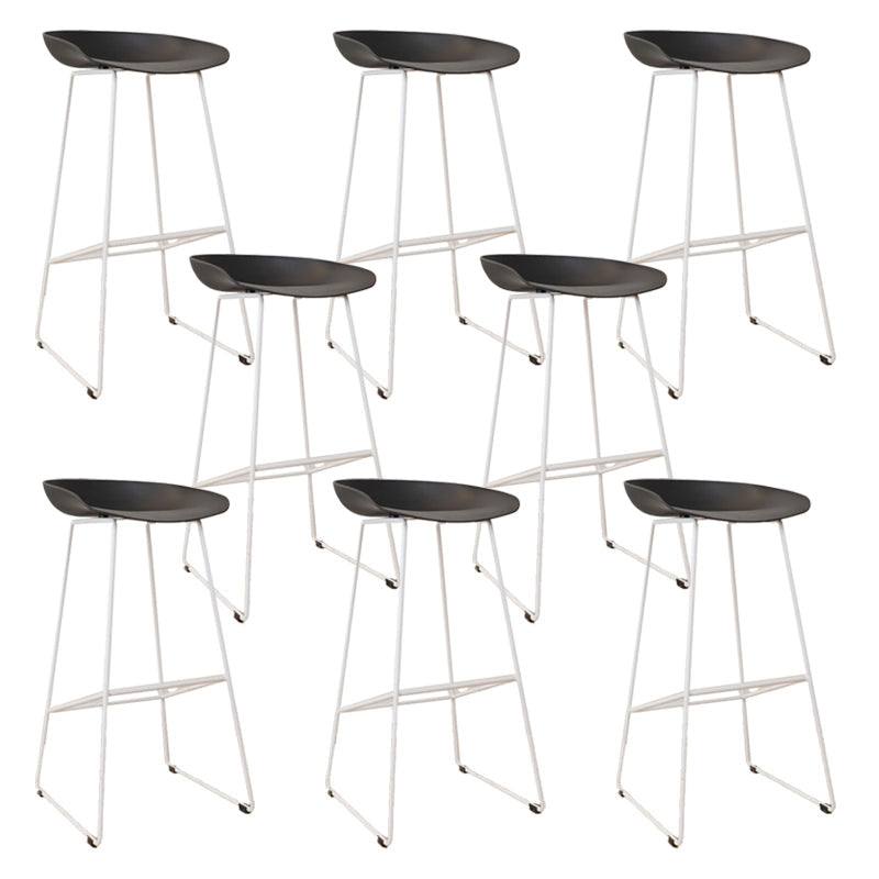 Taburetes de altura de mostrador de metal Glam con taburete de bar con reposapiés para interiores