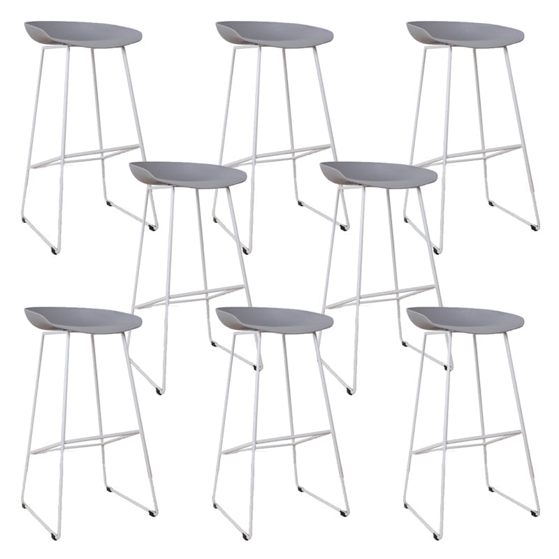 Taburetes de altura de mostrador de metal Glam con taburete de bar con reposapiés para interiores