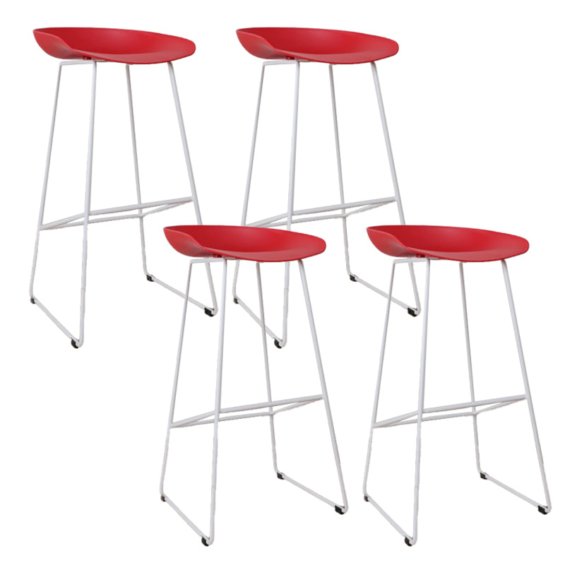 Taburetes de altura de mostrador de metal Glam con taburete de bar con reposapiés para interiores