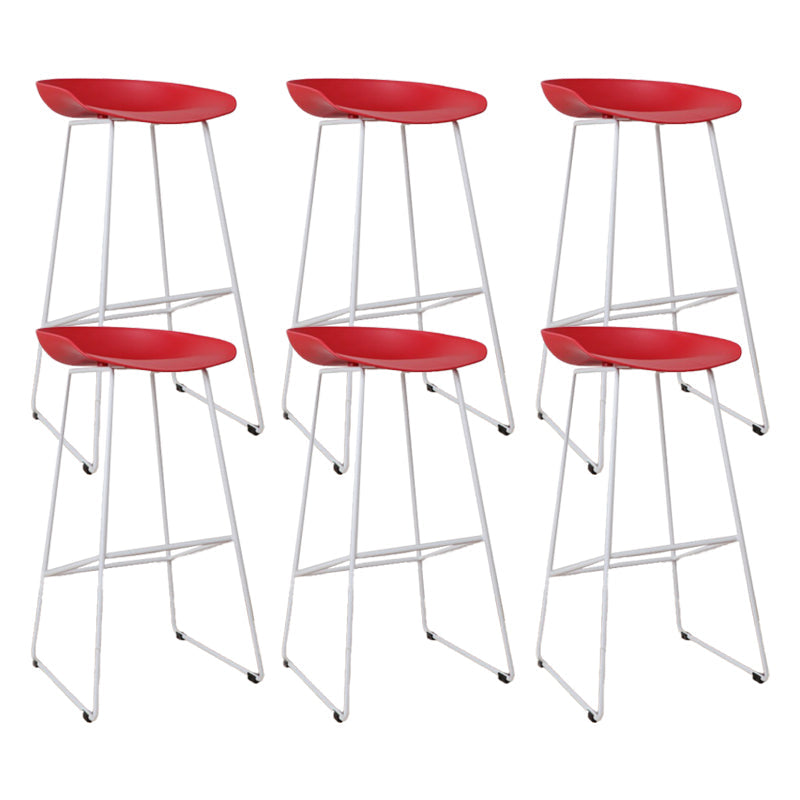 Taburetes de altura de mostrador de metal Glam con taburete de bar con reposapiés para interiores
